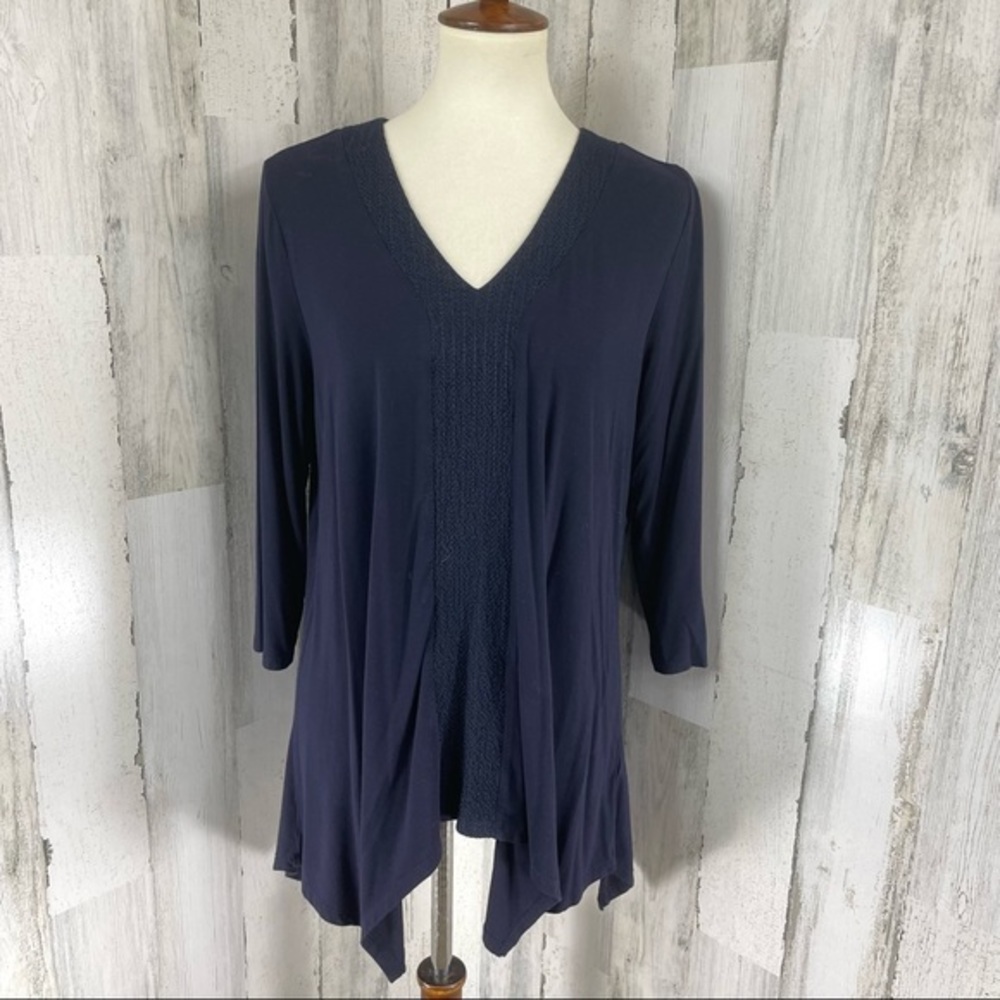 Adrianna Papell Women's 3/4 Sleeve Shark Bite V Neck Shirt Top Blouse Stretch 1X